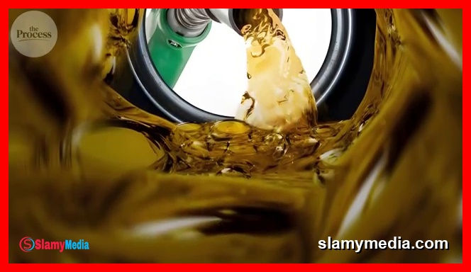 Scene 2 from How Gasoline Is Made - And Why Premium Is a Waste for Most Cars