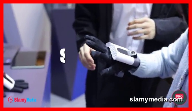 រូបភាពទាក់ទងនឹង Why Every Tech Expert is Now Watching This New AI Robot (3)