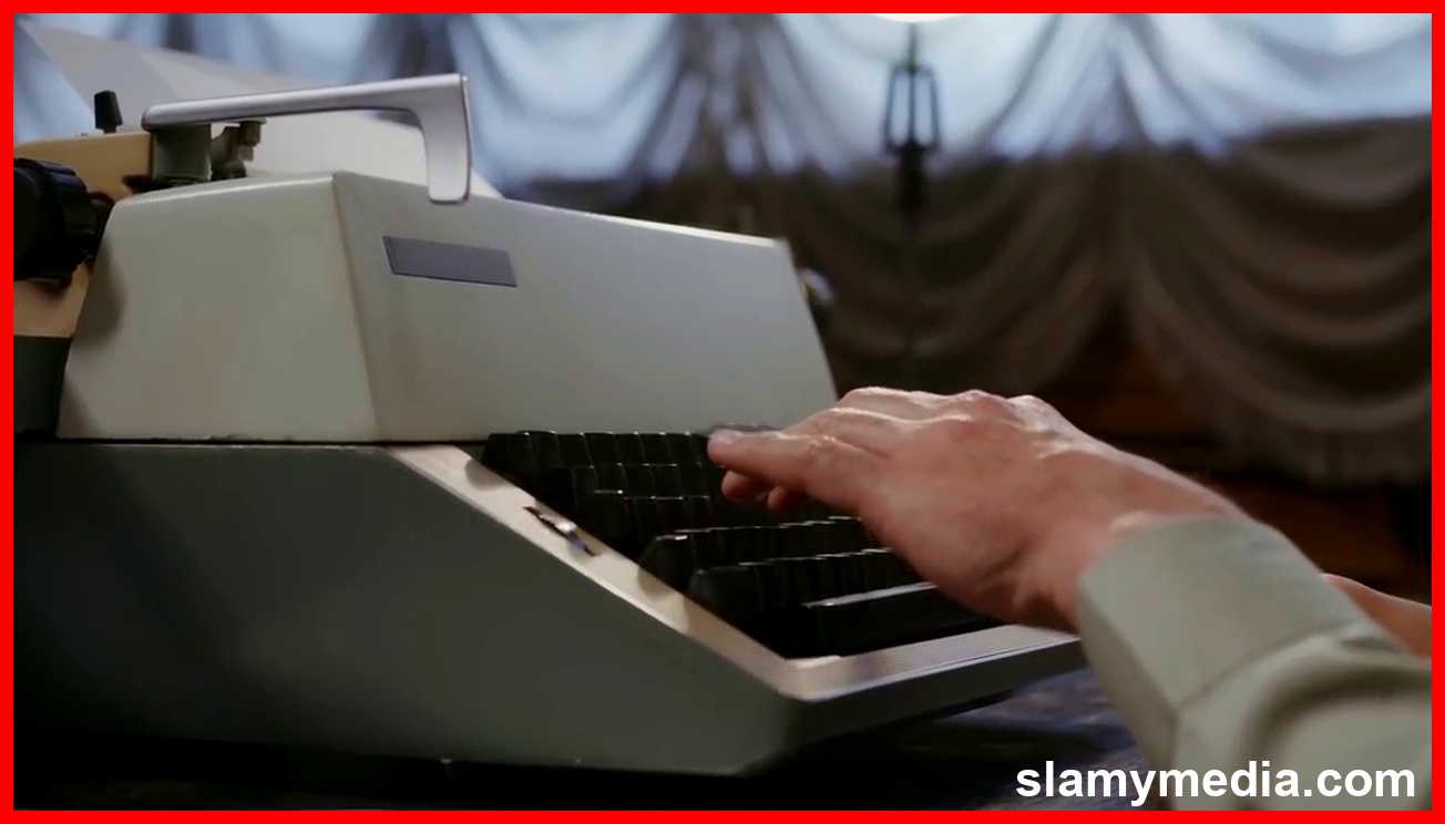 រូបភាពទាក់ទងនឹង Why Your Keyboard Isn't in Alphabetical Order (2)