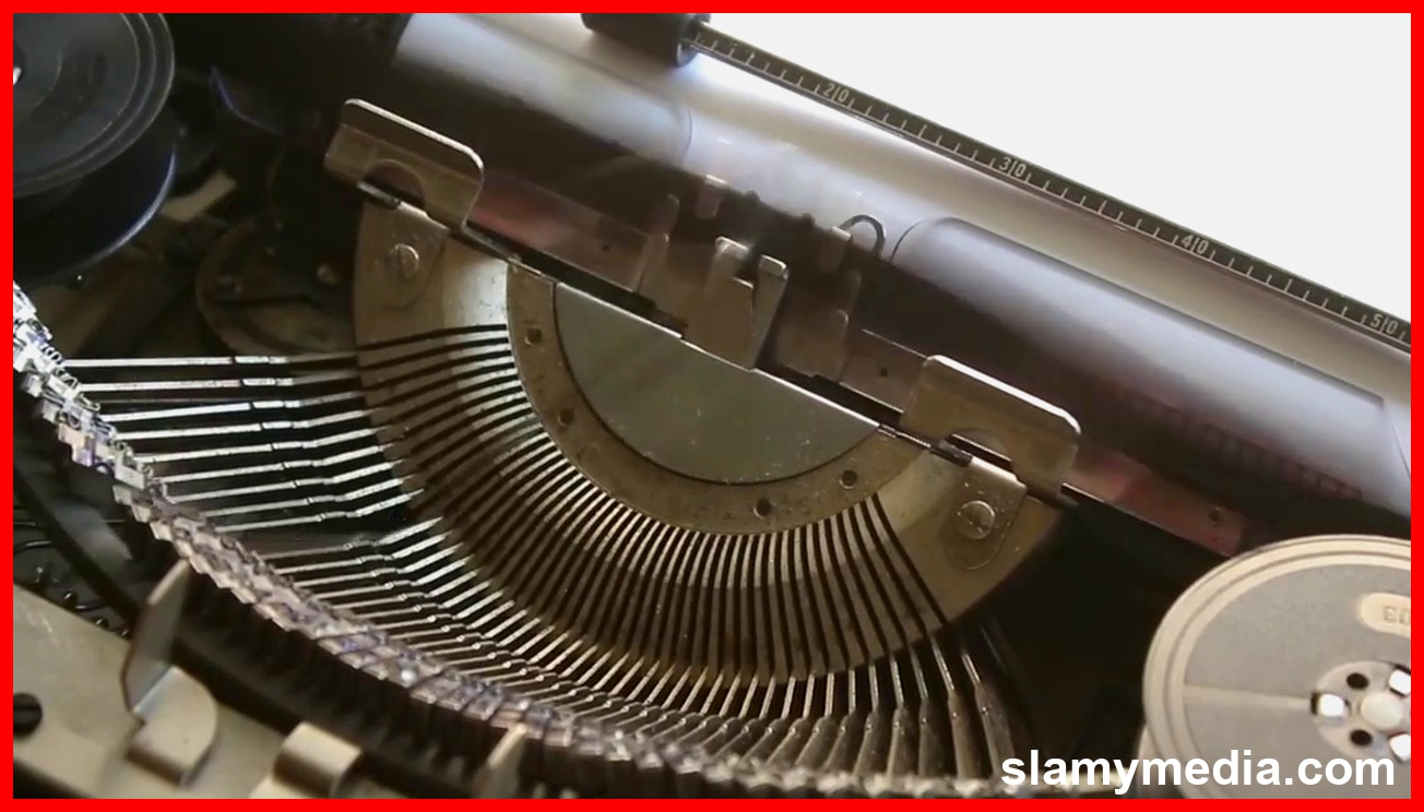 រូបភាពទាក់ទងនឹង Why Your Keyboard Isn't in Alphabetical Order (3)